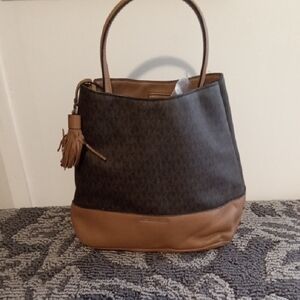 Michael Kors Signature Kip Large Bucket Bag Brown Womens